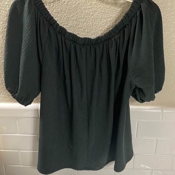Anthropologie Black A-line On or Off the Shoulder top. EUC . Size M - Picture 5 of 6